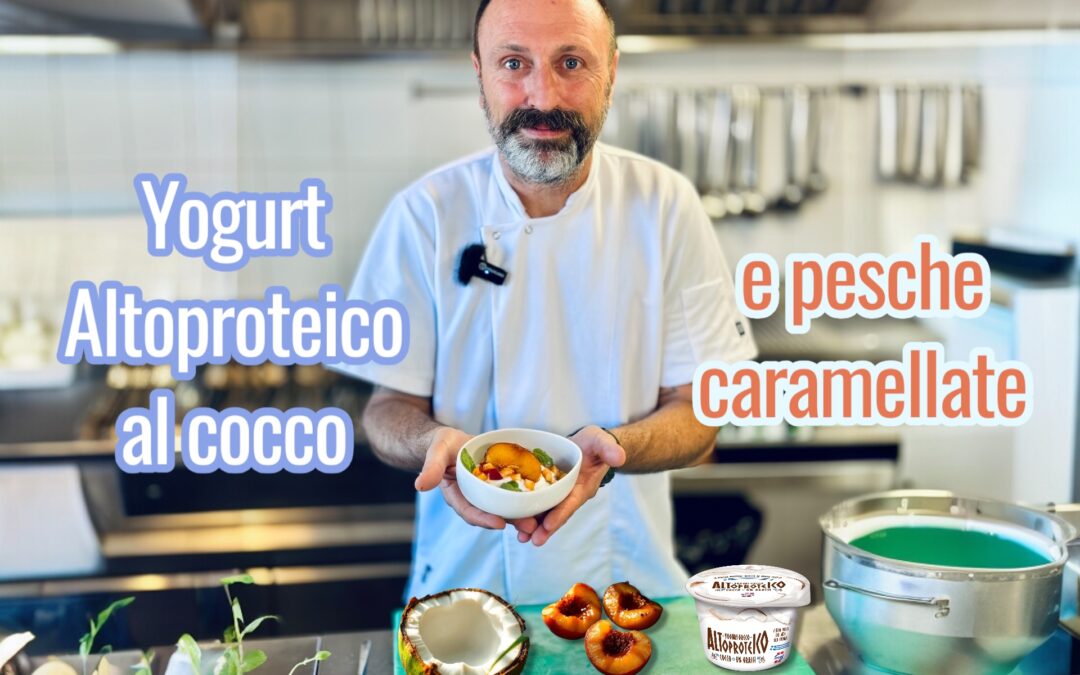 MOUSSE DI YOGURT ALTOPROTEICO AL COCCO E PESCHE CARAMELLATE
